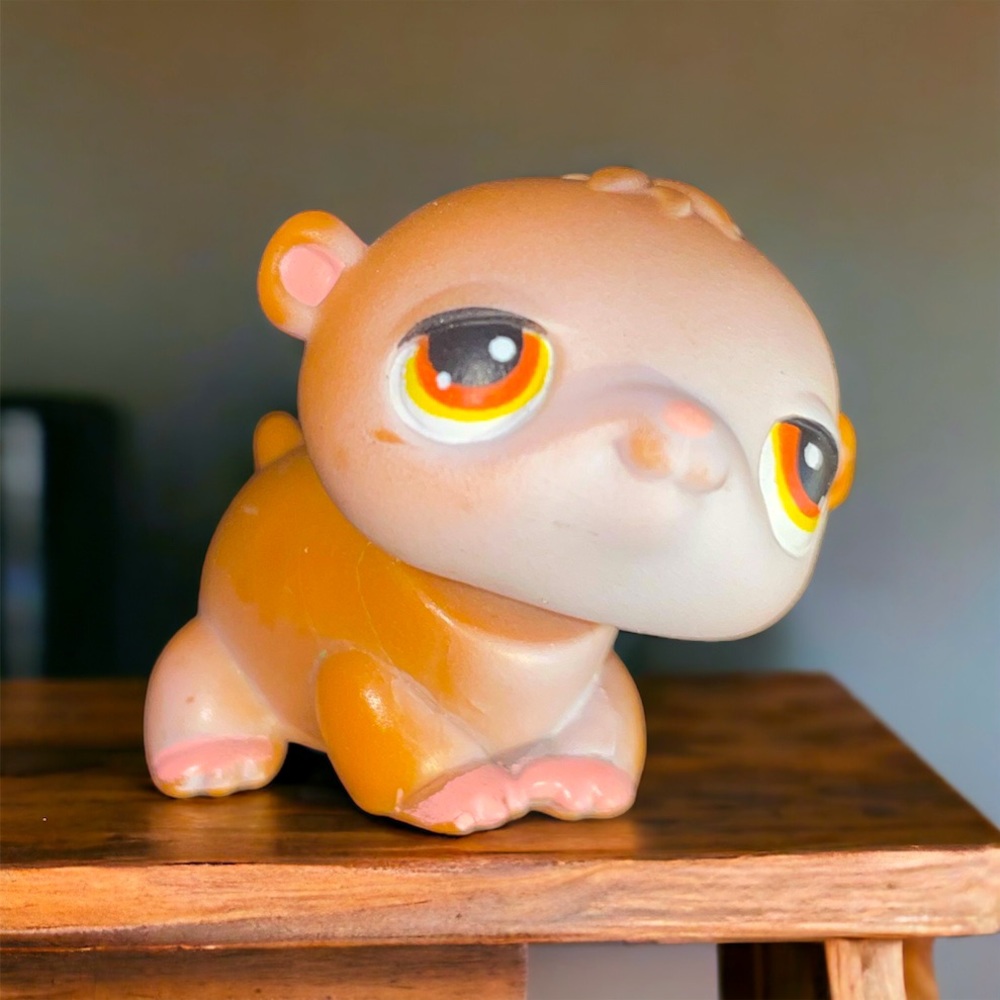 littlest pet shop # 34 brown tan hamster with brown eyes & pink paws